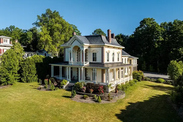 38 Gray St., Amherst, MA 01002