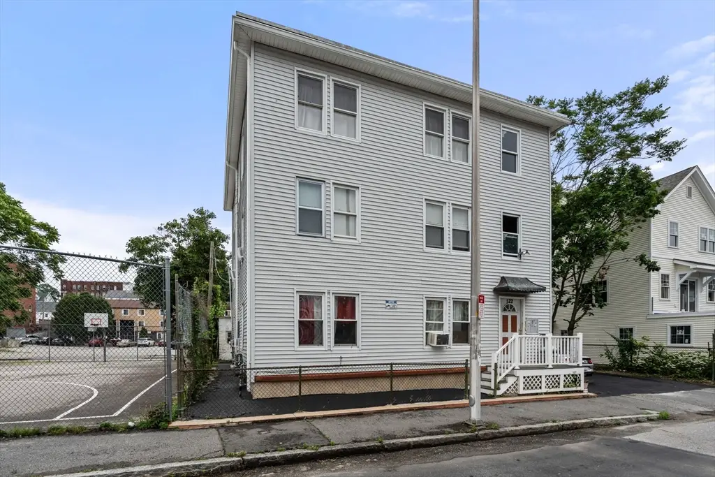 122 Piedmont St, Worcester, MA 01609 - #1