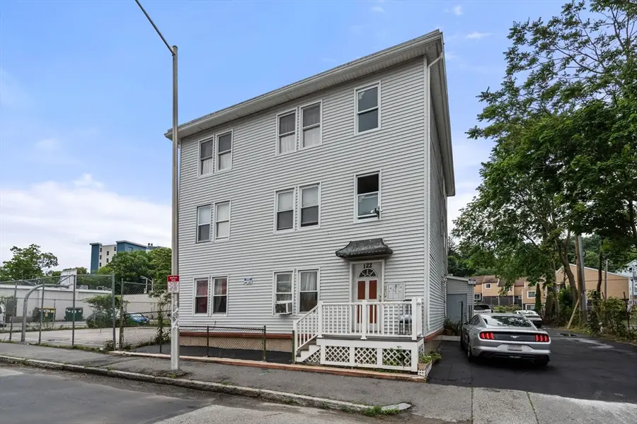 122 Piedmont St, Worcester, MA 01609 - #3