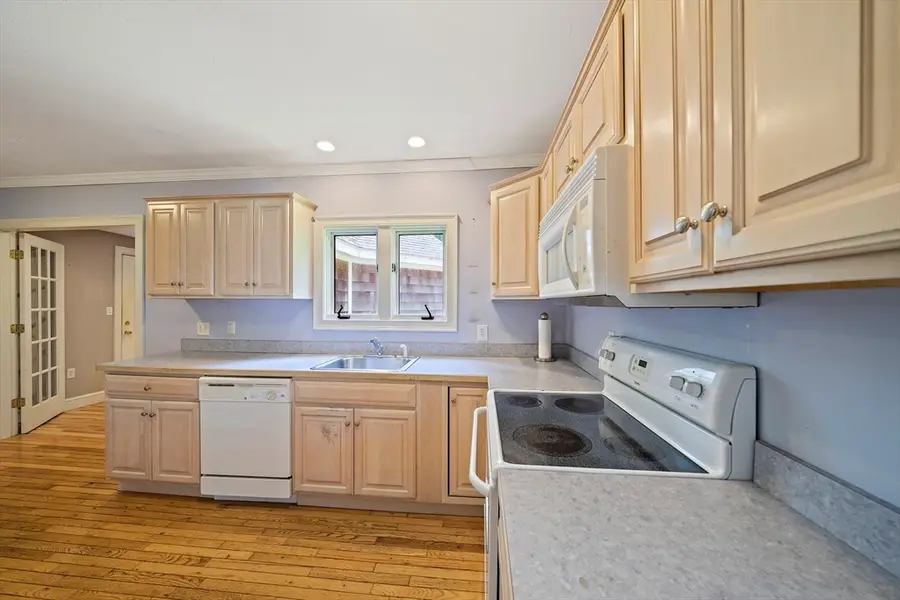 38 Grove St, Kingston, MA 02364 - #2