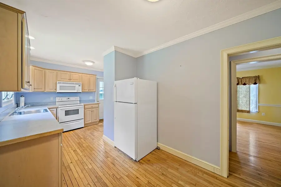 38 Grove St, Kingston, MA 02364 - #3
