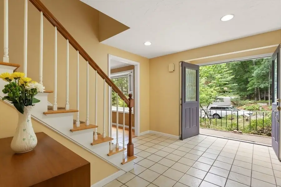 35 Castle Dr, Sharon, MA 02067 - #3