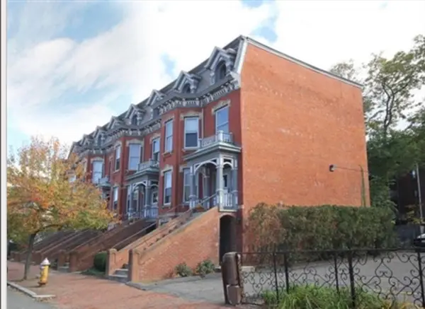 70 Temple St #1, Springfield, MA 01105