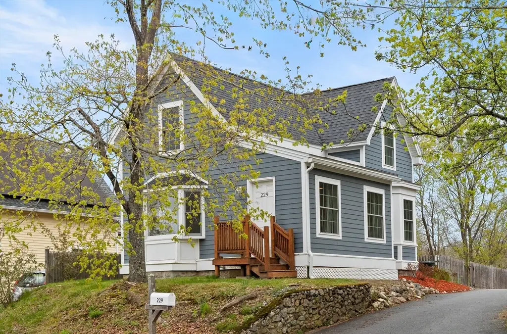 229 Highland St, Hamilton, MA 01982 - #1