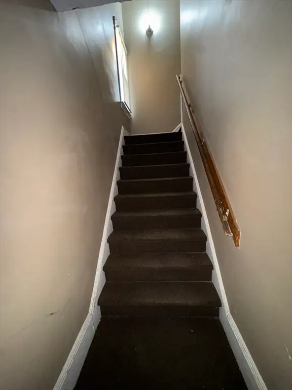 30-32 Colchester St, Springfield, MA 01109 - #3