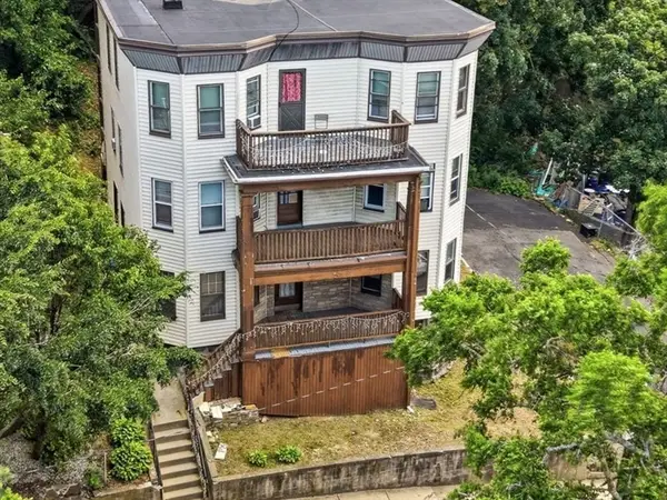 5 Rowell St, Boston, MA 02125