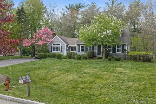 40 Longwater Dr, Hanover, MA 02339