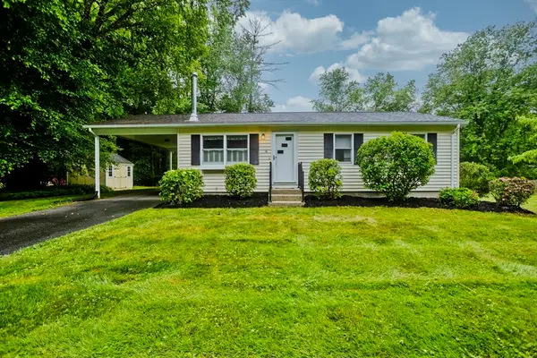 36 Brookwood Dr, Northampton, MA 01062