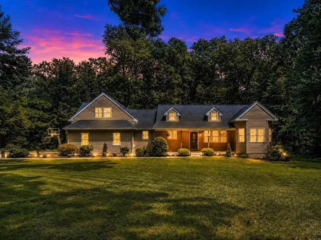 47 E Baylies Rd, Charlton, MA 01507 - #1