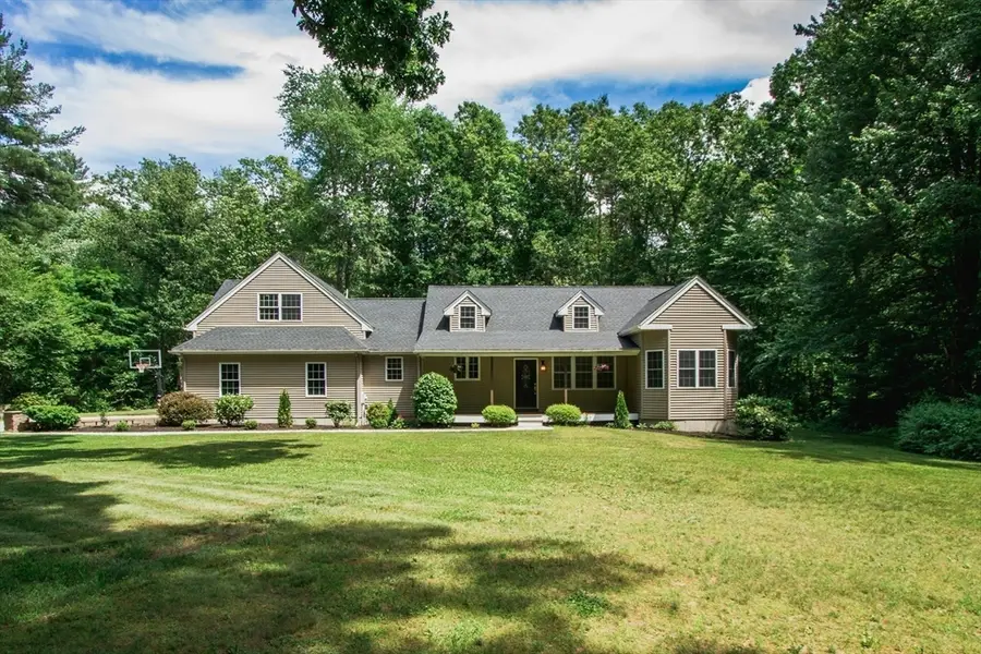 47 E Baylies Rd, Charlton, MA 01507 - #3