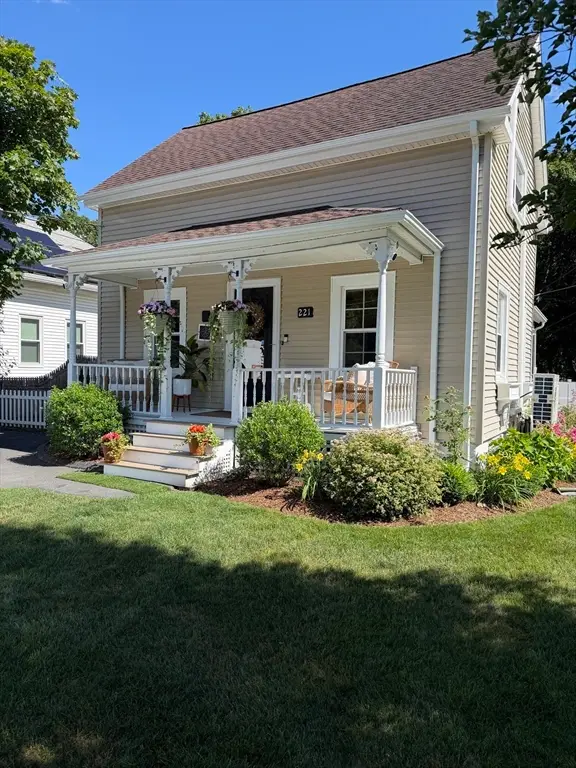 221 County St, Seekonk, MA 02771 - #1