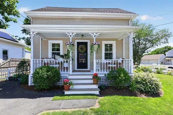 221 County St, Seekonk, MA 02771