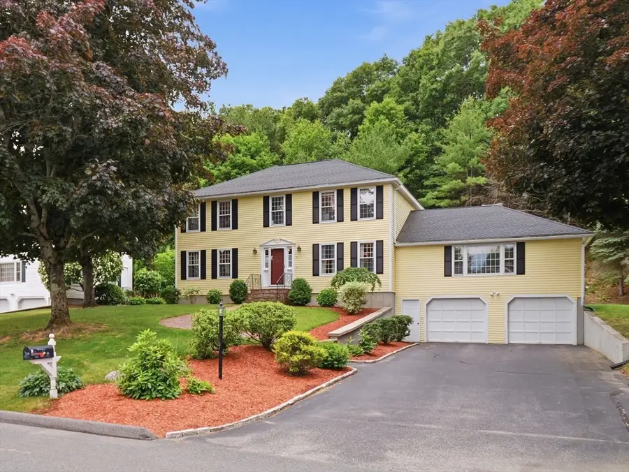 4 Nicoll Dr, Andover, MA 01810 - #2