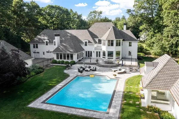 15 Blandford Dr, Sudbury, MA 01776