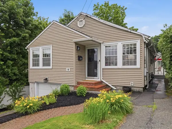 19 Florence Rd, Methuen, MA 01844