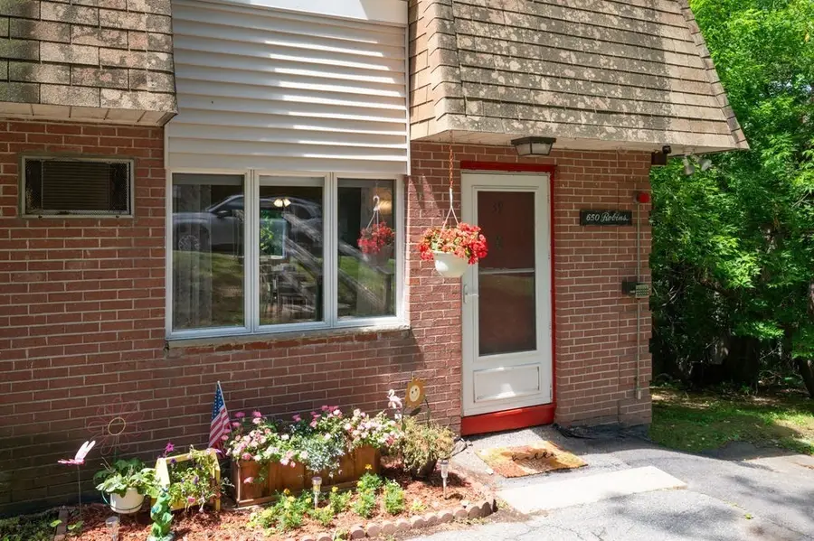 650 Robbins Ave #39, Dracut, MA 01826 - #2