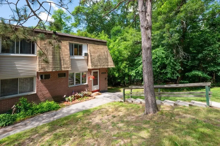 650 Robbins Ave #39, Dracut, MA 01826 - #3