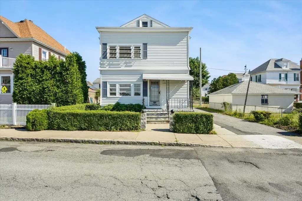 123 Brooklawn St, New Bedford, MA 02745 - #1