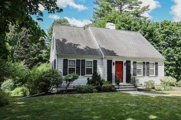 24 Bellevue Road, Stoneham, MA 02180