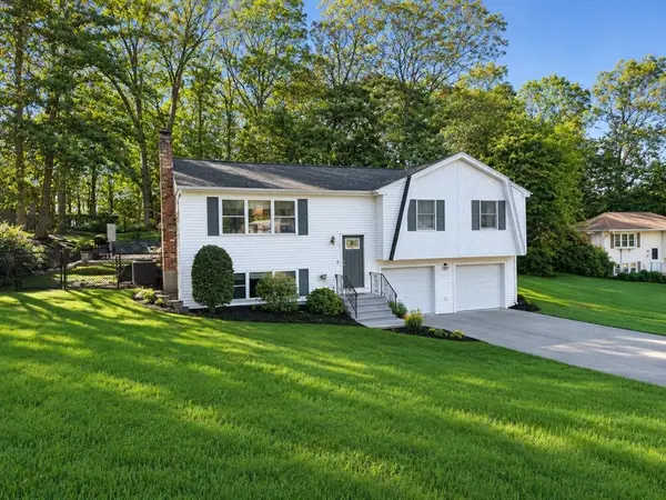 10 Kosmas St, Marlborough, MA 01752