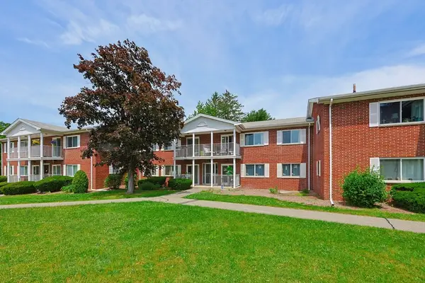 3 Bayberry Dr #4, Sharon, MA 02067