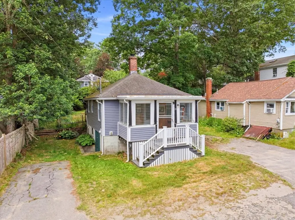 26 Hillside Ave, Halifax, MA 02338 - #1
