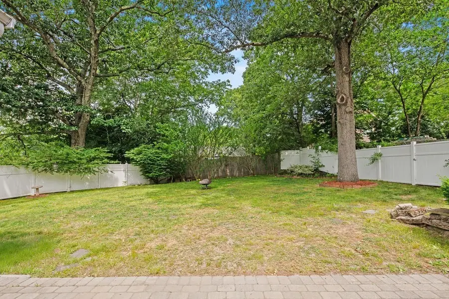 9 Charity Ln, Dedham, MA 02026 - #3