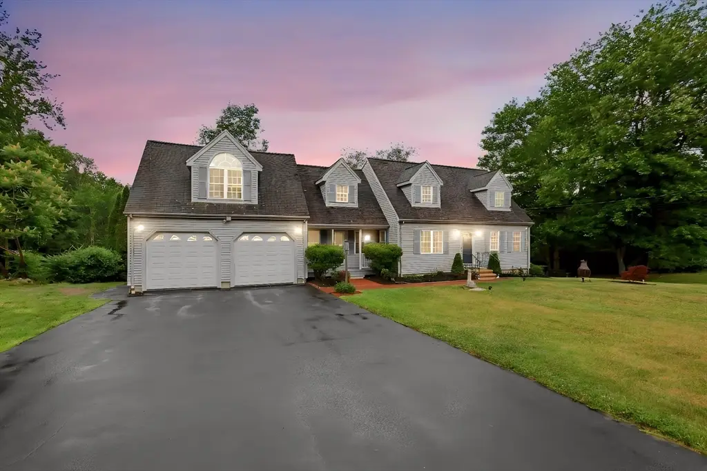 11 Elmwood Dr, Berkley, MA 02779 - #1