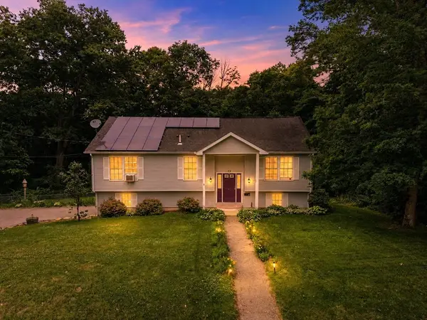 12 Charlton Rd, Dudley, MA 01571