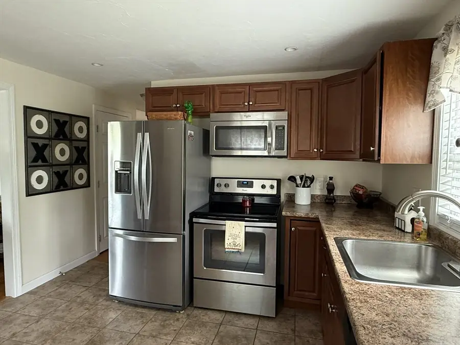 98 Indian Run Rd, Bellingham, MA 02019 - #3