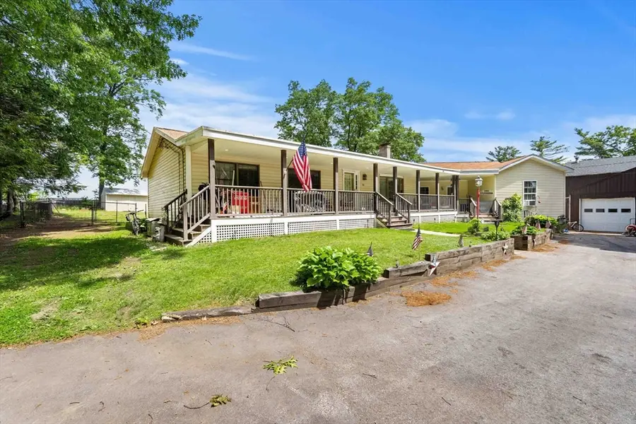 25R Beacon St, Amesbury, MA 01913 - #2