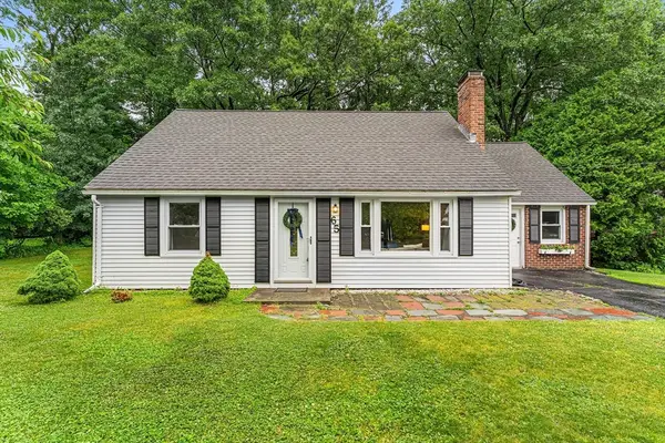 65 Janet Cir, Shrewsbury, MA 01545
