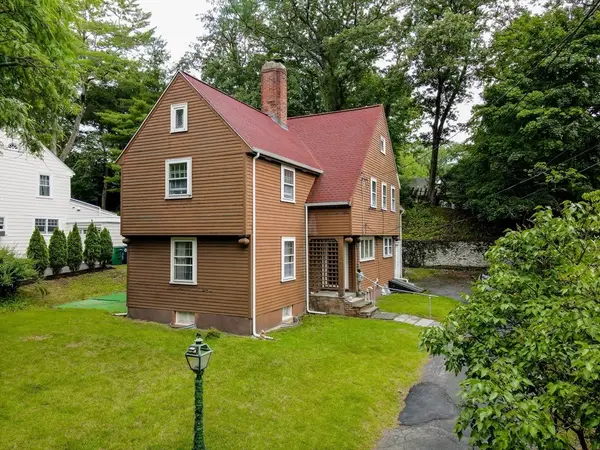 39 Holman Rd, Newton, MA 02466
