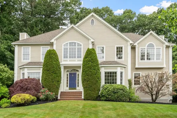 33 Nutmeg Ln, North Andover, MA 01845