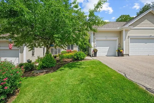19 Cortland Grove Dr #19, Shrewsbury, MA 01545