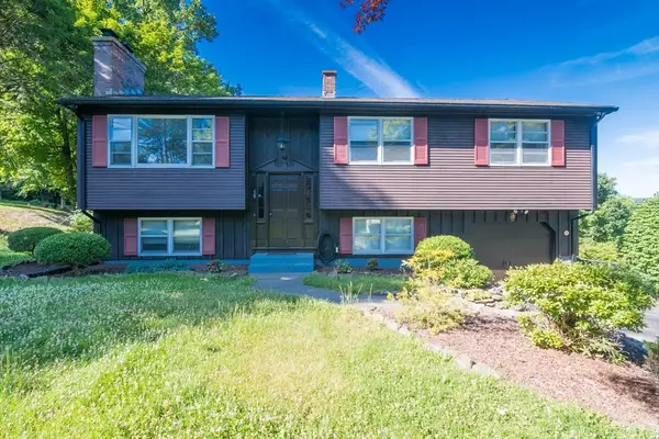 45 Skyline Dr, Westfield, MA 01085
