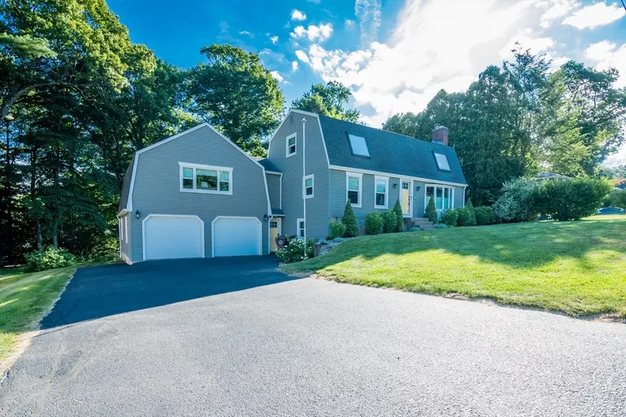 7 Stuart Pl, Westfield, MA 01085 - #2