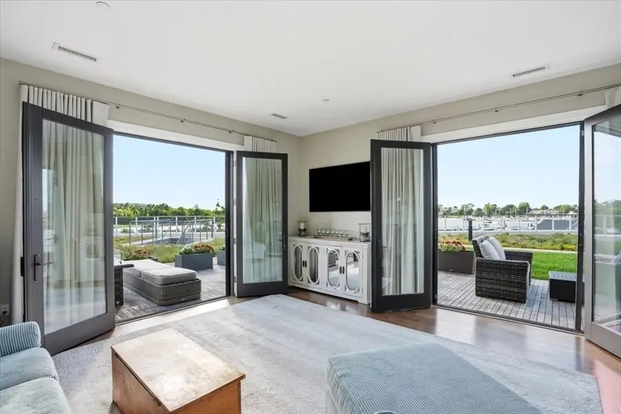 10 Shipyard Dr #212, Hingham, MA 02043 - #3