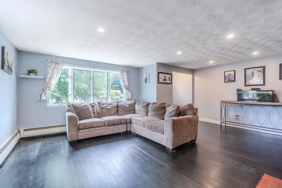 4 Will Sawyer St, Peabody, MA 01960 - #3