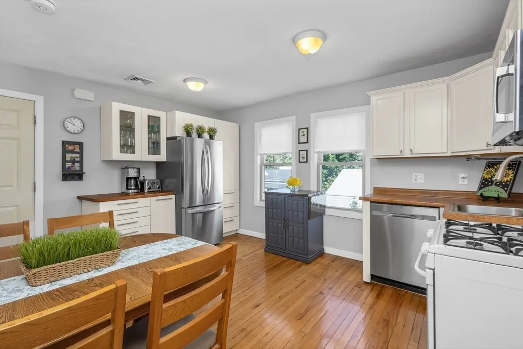 35 Austin St #3, Norwood, MA 02062 - #1
