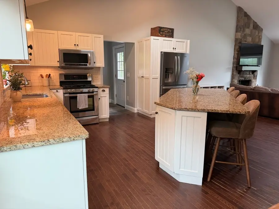 15 Mcintosh Rd, Chelmsford, MA 01824 - #3