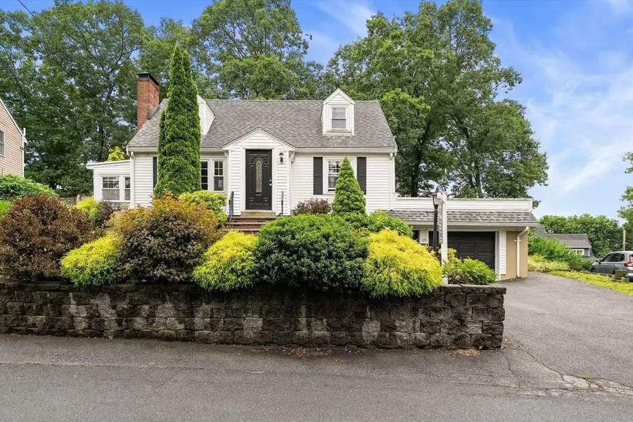 19 Cunningham Cir, Waltham, MA 02453 - #2