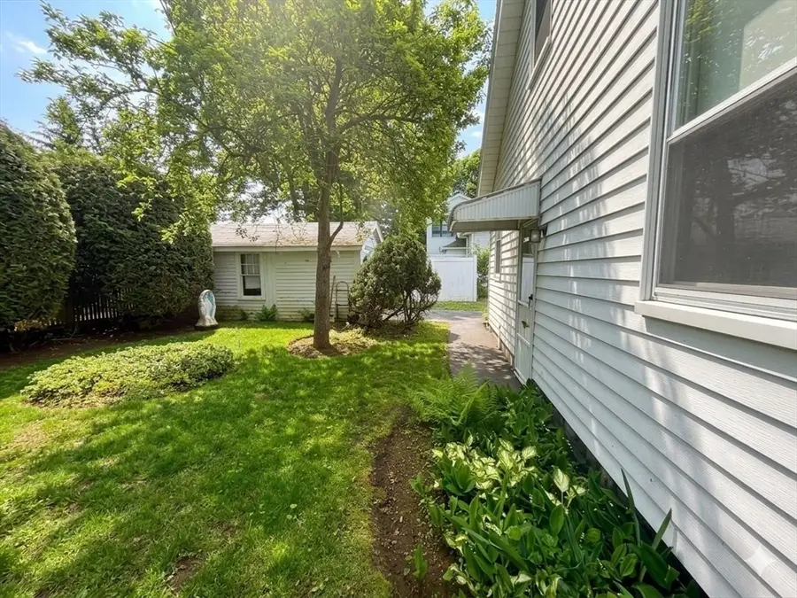 69 Charlemont St, Newton, MA 02461 - #3