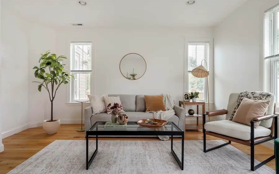 26 Maple St #B, Stoneham, MA 02180 - #3