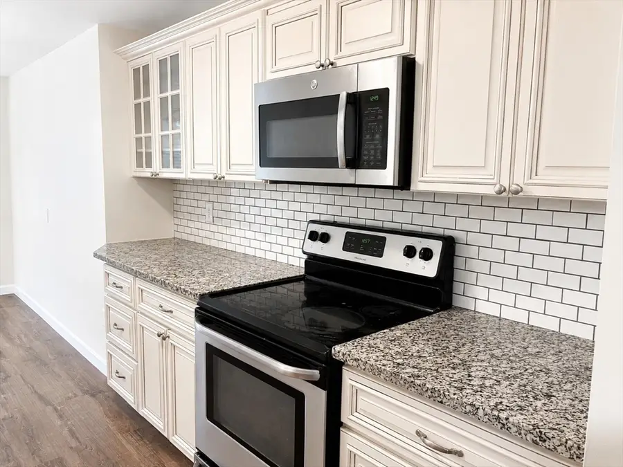 150 Elm St #3, Braintree, MA 02184 - #3