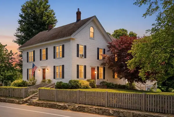 555 Main Street, West Newbury, MA 01985