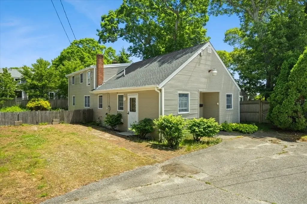 47 Little Rock Ave, Falmouth, MA 02540 - #1
