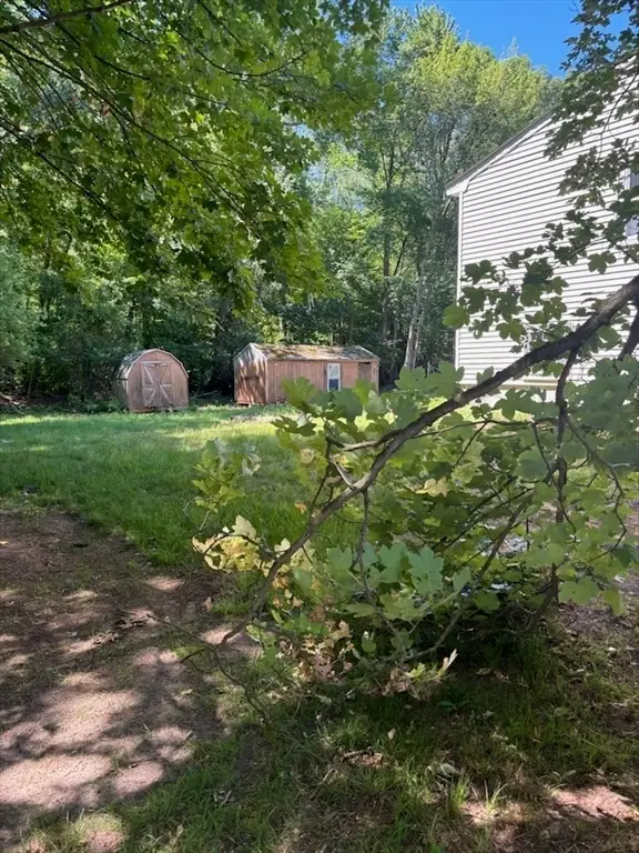81 Border Rd, Holbrook, MA 02343
