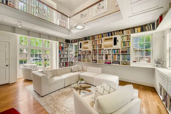 10 Traill St, Cambridge, MA 02138