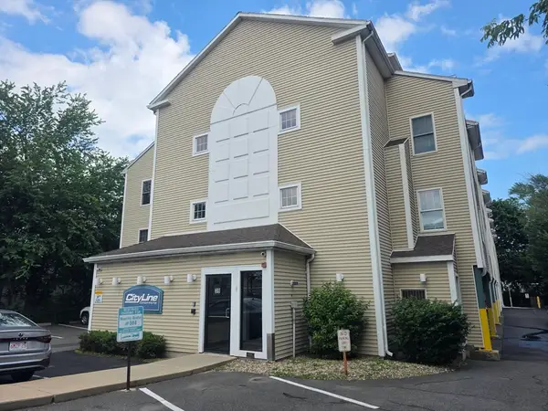 39 Broadway #206, Malden, MA 02148